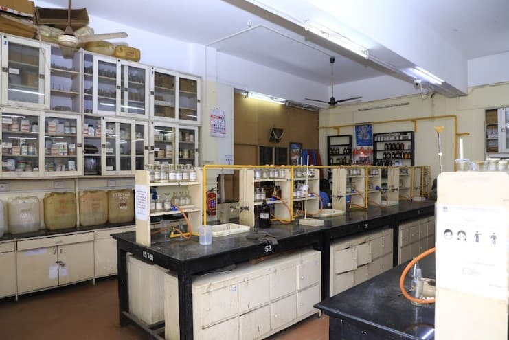 R.D. & S.H. National College And S.W.A. Science College Mumbai Classes & labs photo 17
